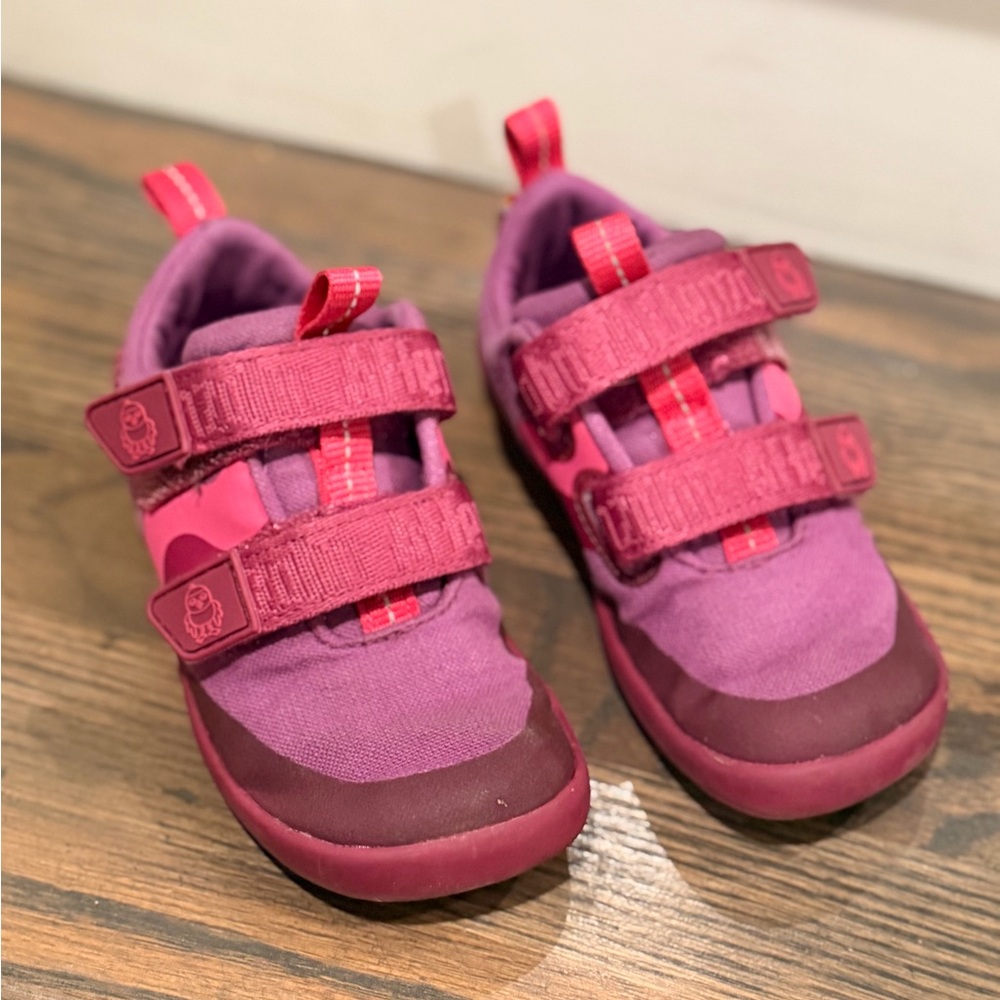 Girls' Double-Strap Magenta & Pink Active Sneakers barefoot